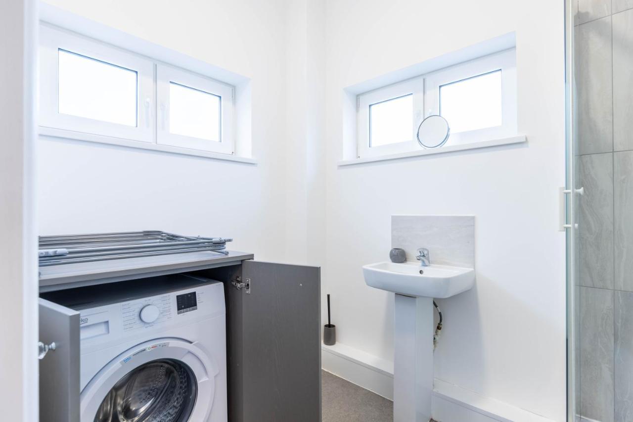The Eldern - Spacious, Netflix, Free Parking, Close To A1 Peterborough Exterior photo