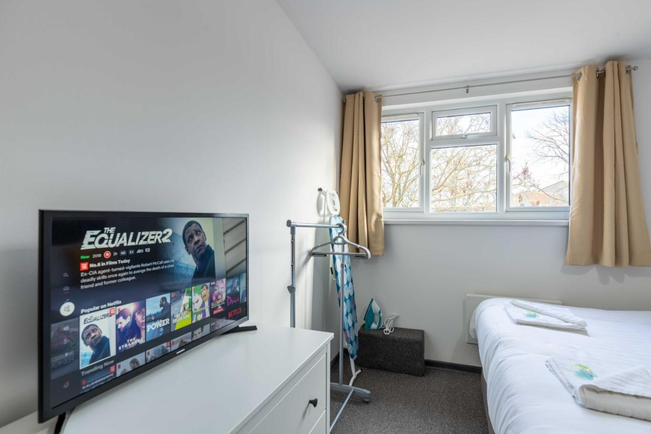 The Eldern - Spacious, Netflix, Free Parking, Close To A1 Peterborough Exterior photo